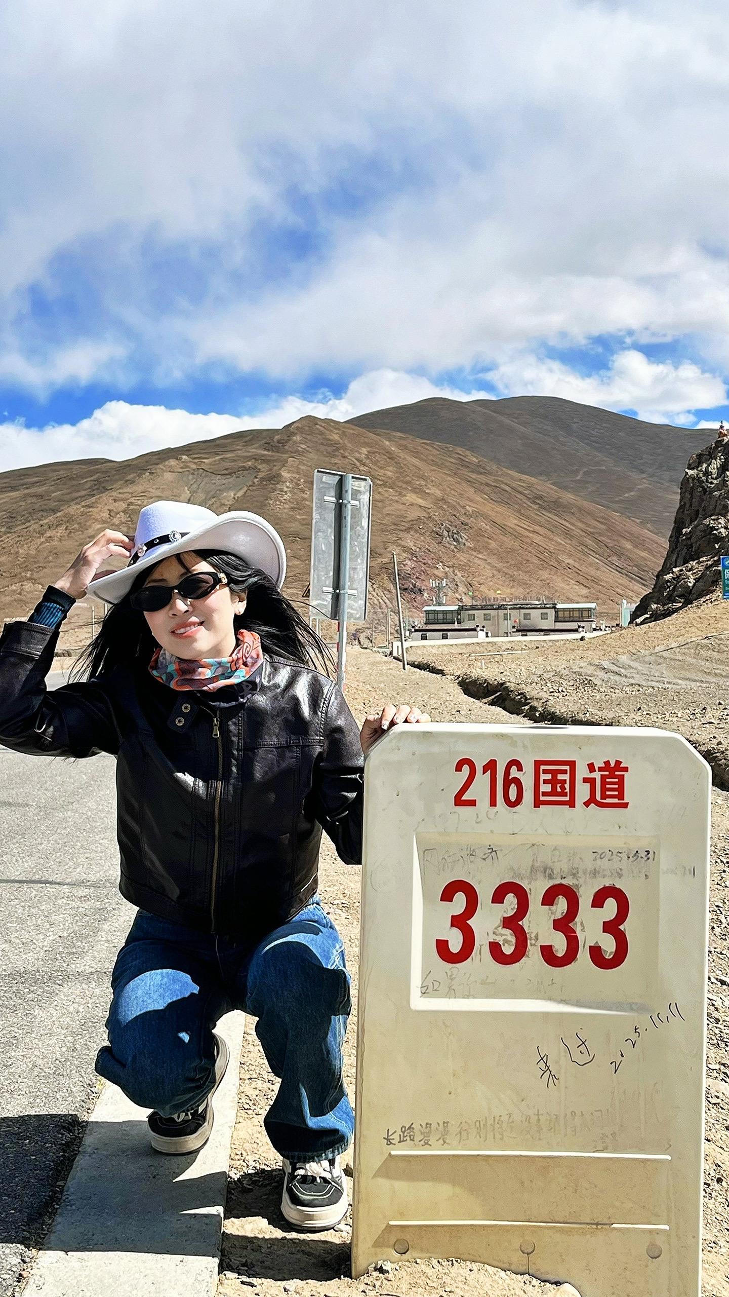 是远方 是荒野 是天上 总得来一次西藏，和自己和解 在这片遥远的边境...