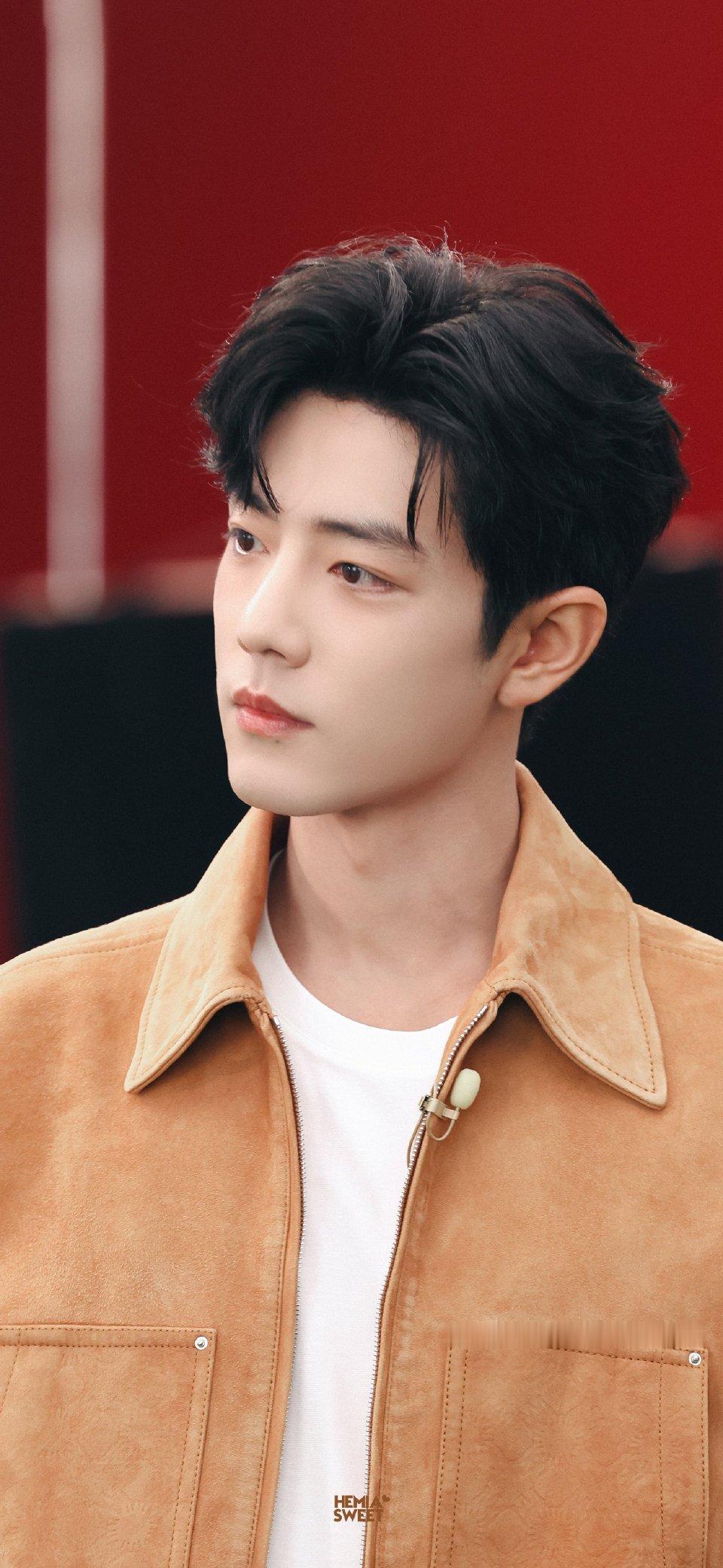 肖战 遇见你开始眉眼弯弯，星河皆你。春风十里不如你，梦里梦外都是你 肖战好帅，我