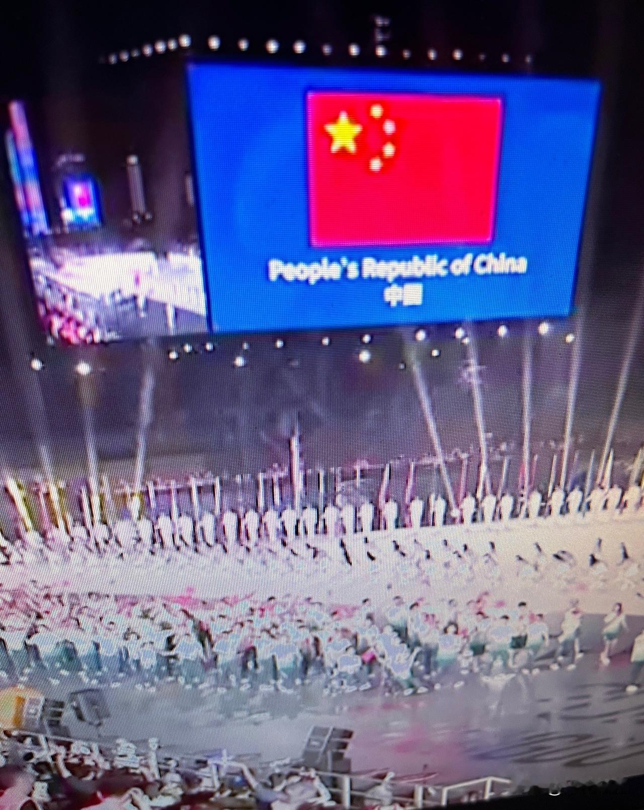 世界运动会在成都开幕，运动员入场仪式刚刚结束。
怎么没看到俄罗斯运动员？不会是他