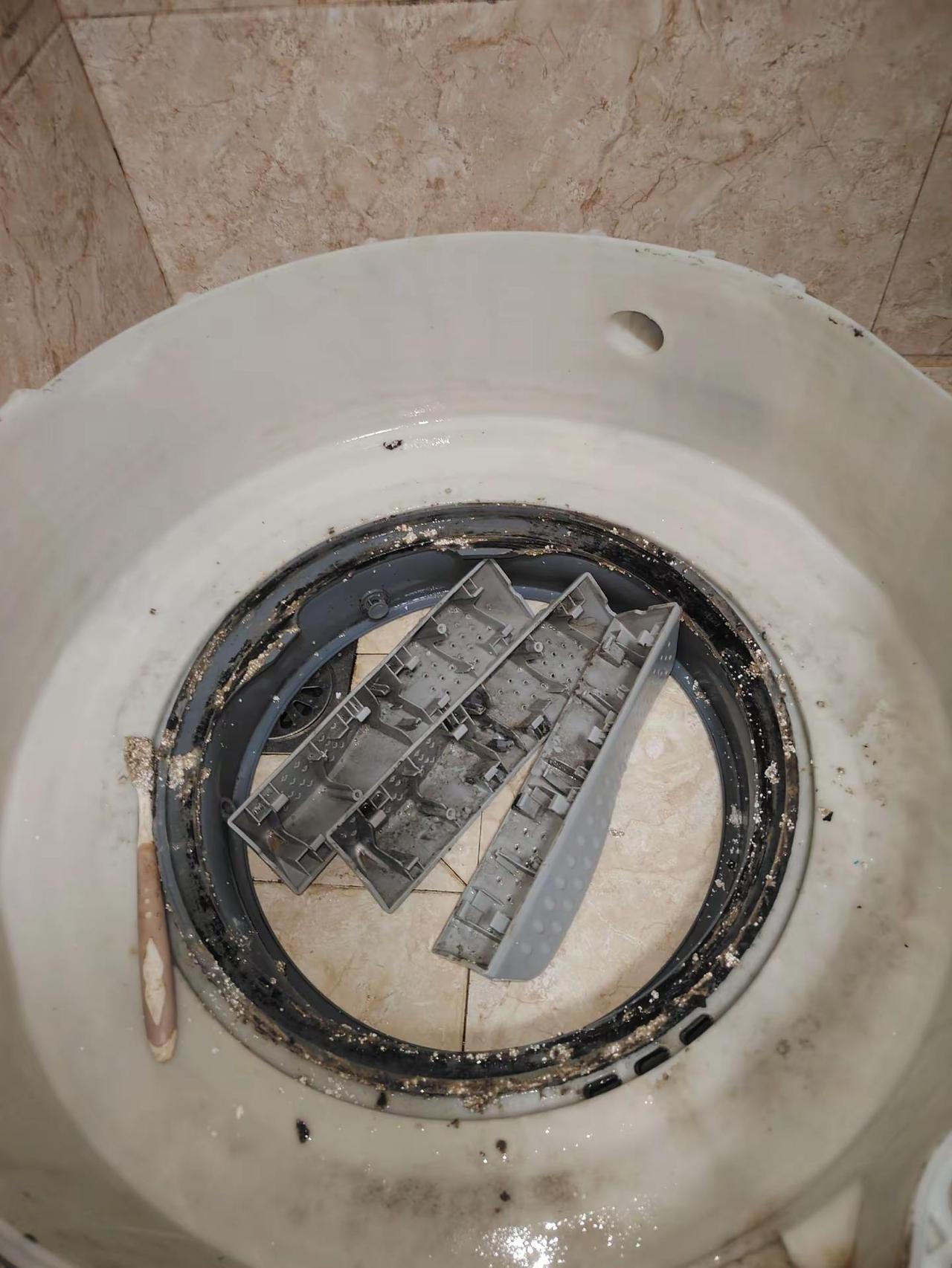 美的滚筒洗衣机全拆深度清洗。滚筒洗衣机全拆深度清洗