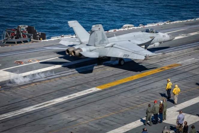 美国海军即将宣布下一代舰载机的……制造商？
 
7日美国媒体又整了一个“吹了半天