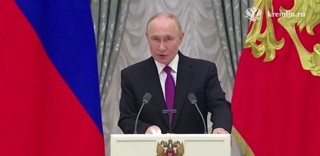 现在有两个国家要感谢伊朗。

第一个就是丹麦，如果没有中东战争，格陵兰就要提前上