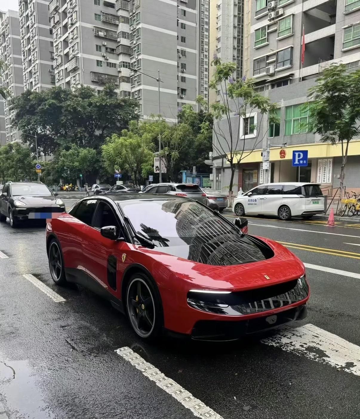 法拉利首款纯电车，法拉利Luce亮相国内街头，就这颜值，值不值400万？