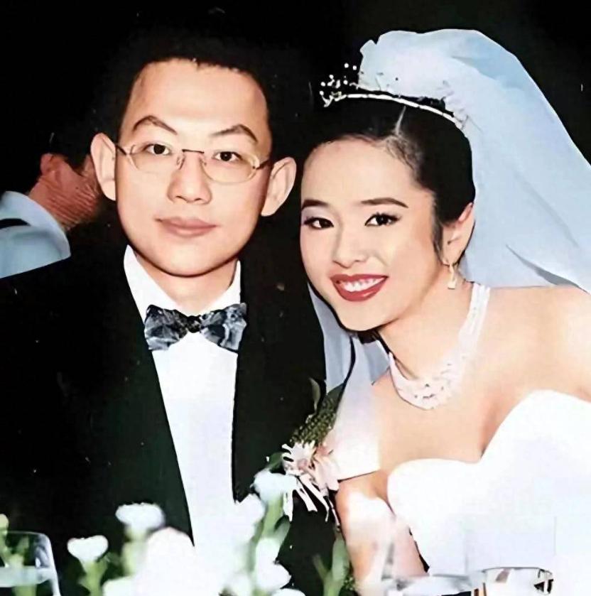 她拒绝林志颖的表白，转身嫁“玩具大王”陈柏浩，5年后生下男孩，没想到竟成了她不幸