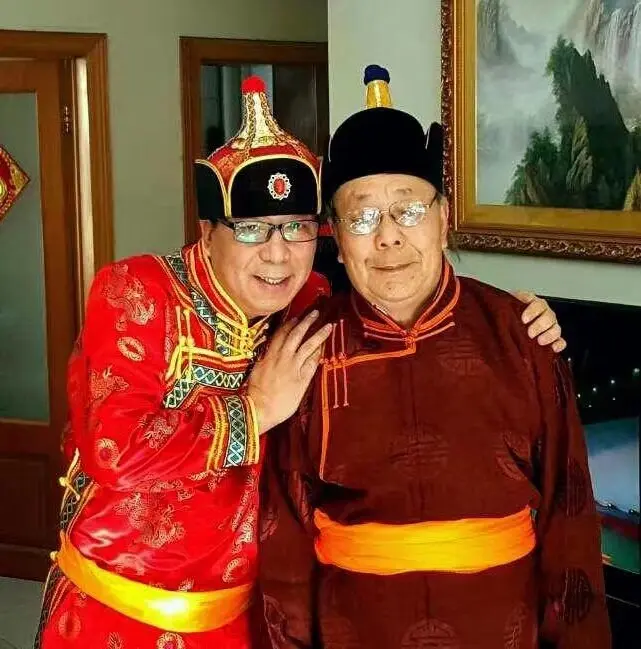 慈样的父亲他今年九十三岁了。