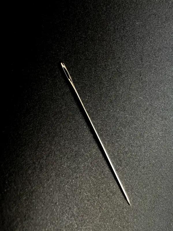 安徽17岁小伙参军体检，发现胸腔内有根5cm缝衣针。父母回忆或是1岁时扎入，取出