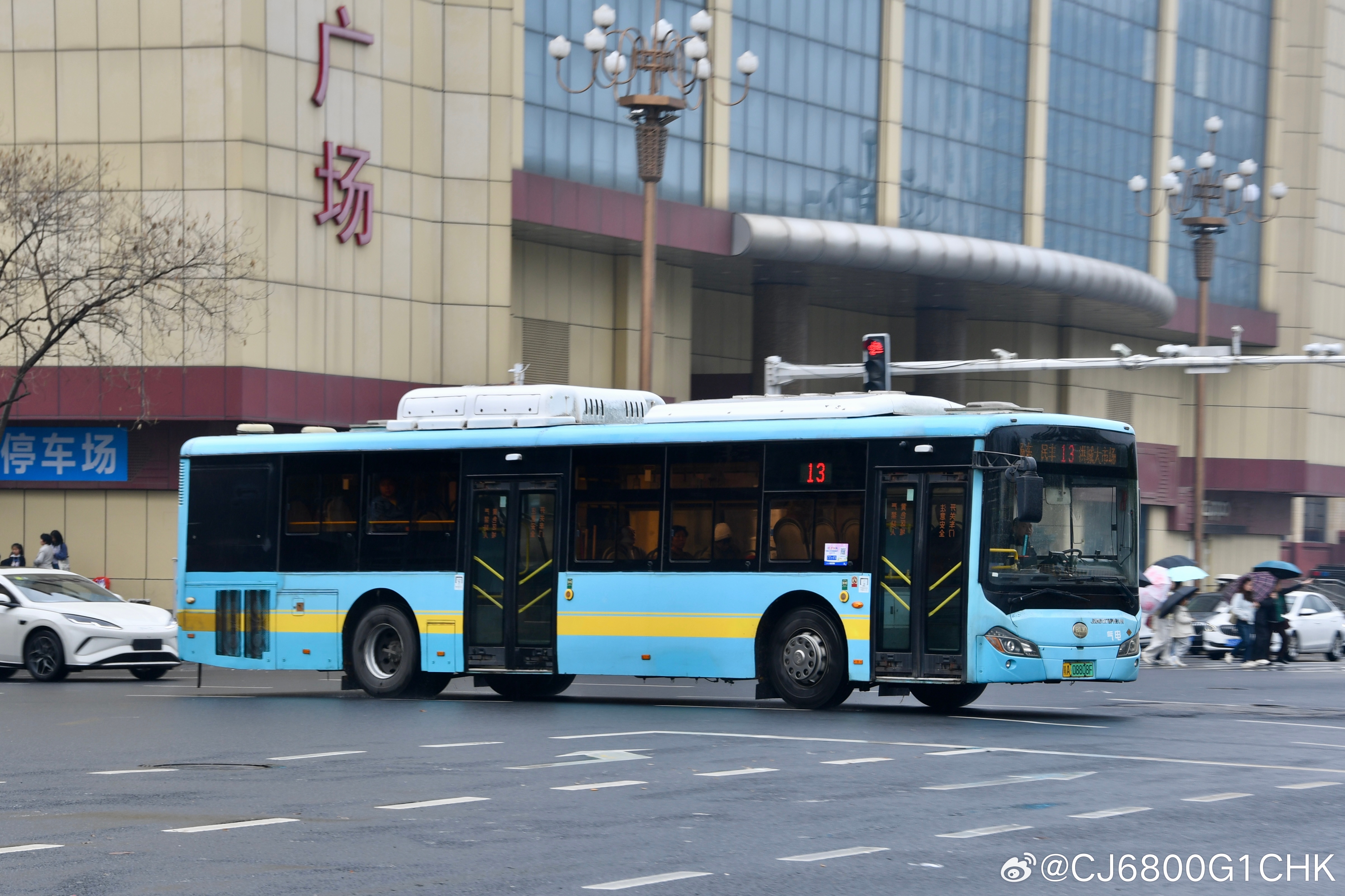 南昌市，各种百路佳客车，附带一个原色金龙双层 