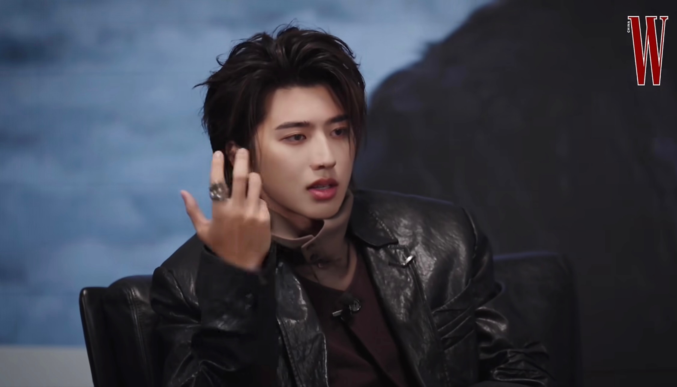 此男帅得如此轻松且自在🖤蔡徐坤 × WART艺术晚高峰📸WART艺术晚高峰官