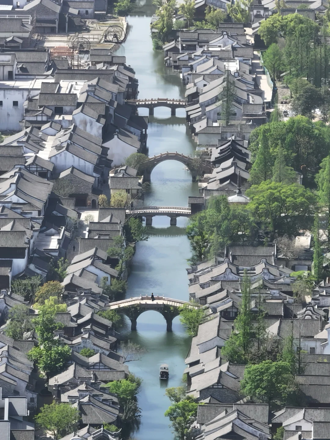 全世界的江都是江🌊只有这里的潮水能歌唱 江南古城大多温婉如水 而盐官...