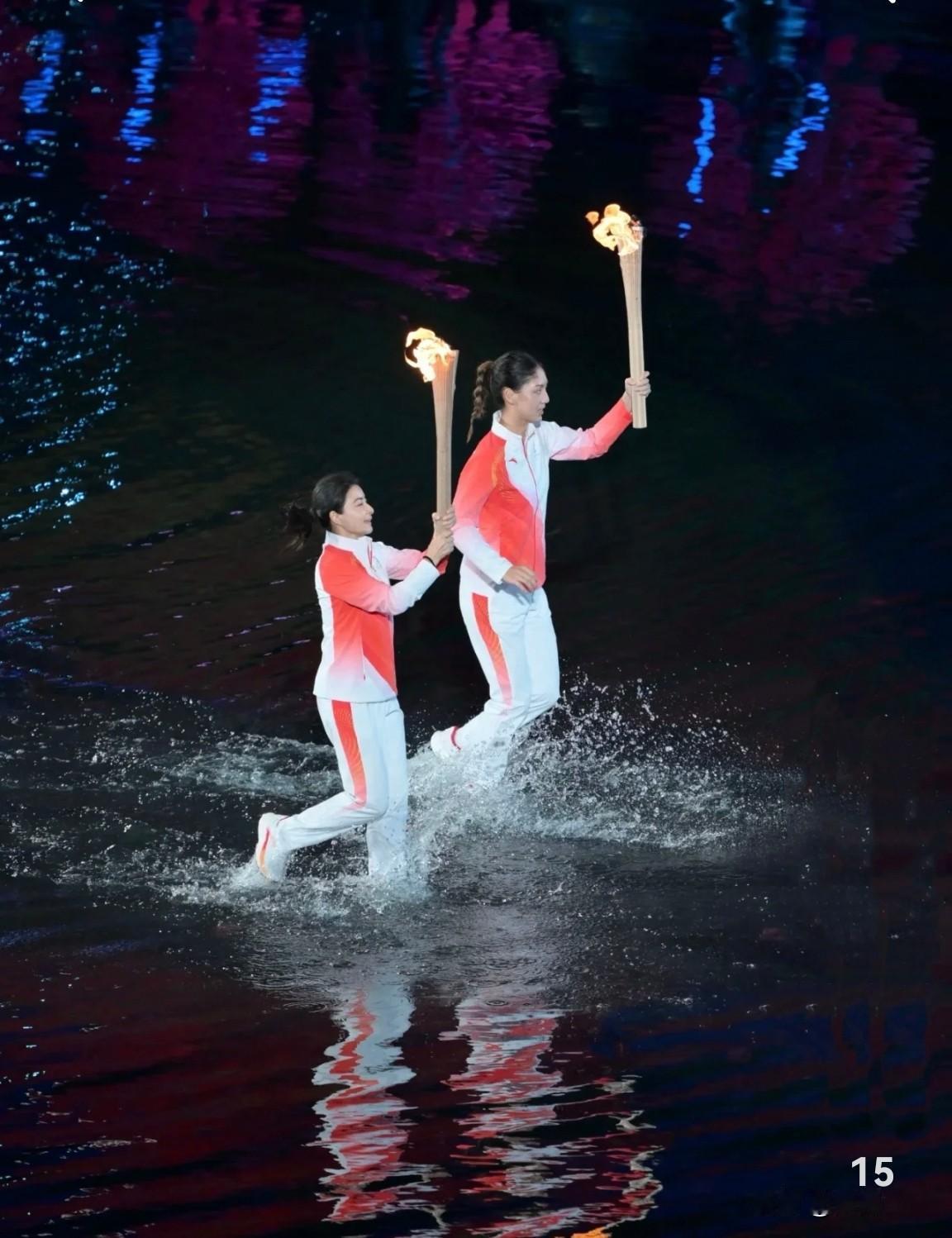 昨晚不止郭晶晶
就连霍震霆，霍启刚都睡不着了吧，

昨晚的全运会开幕式上，郭晶