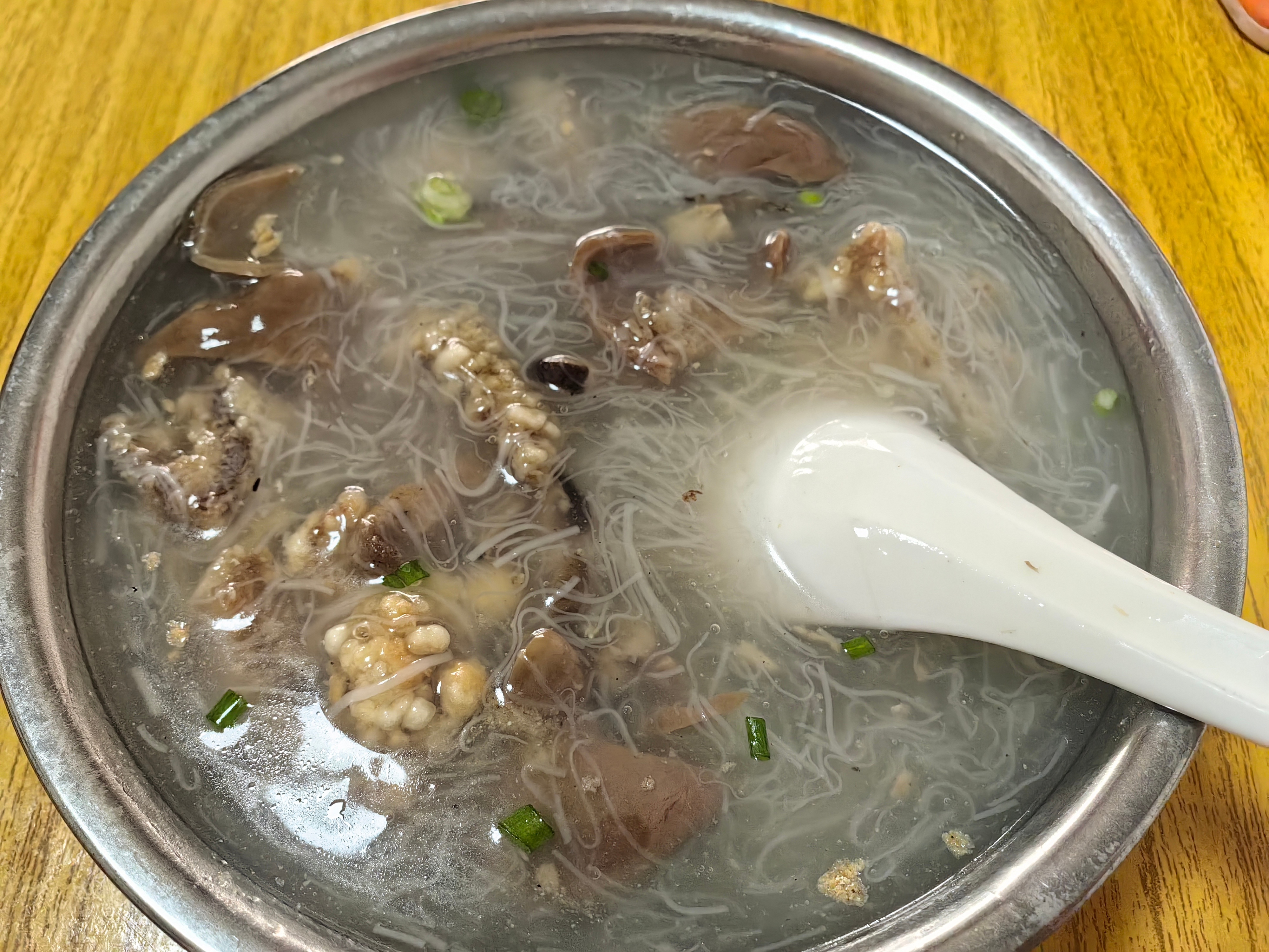 每日一餐分享面线糊，配油条。 