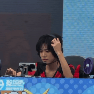 在爆猪率极高的竞男里我居然一眼相中了一个ed男 