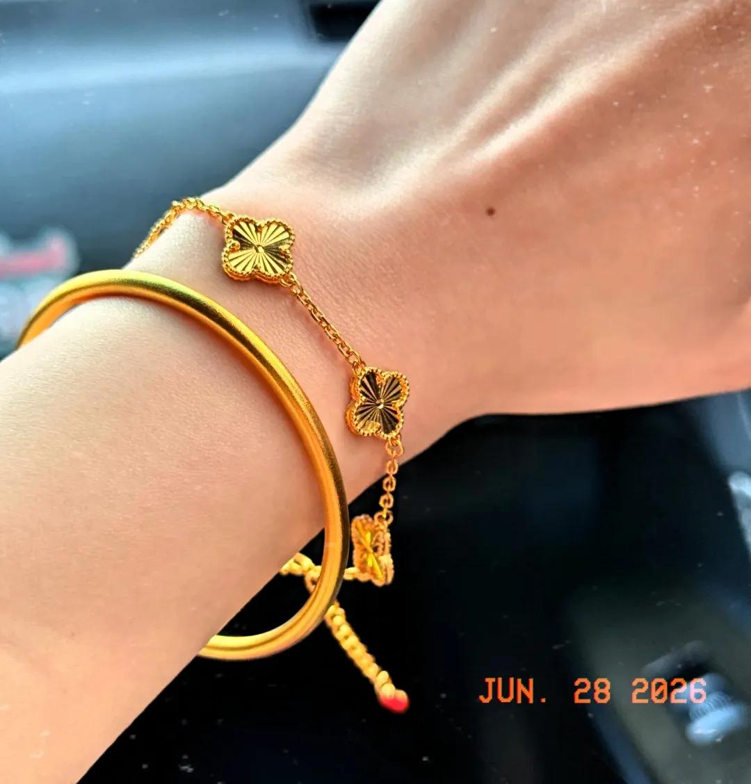 今天才发现

实物黄金持续下跌，跌幅完全不受控制了！

6月28号的时候问过一个