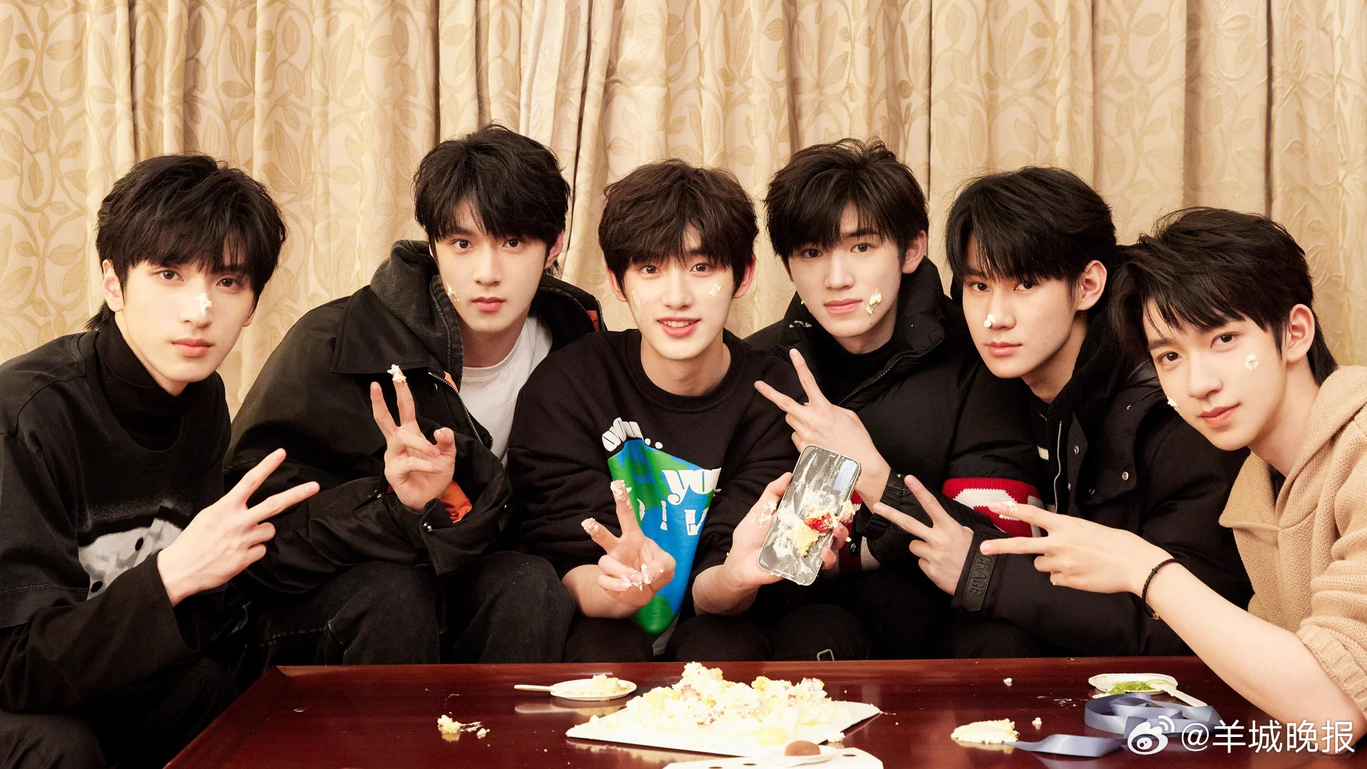 【#星光大赏星光值排名#你投给了谁？】12月9日，2025腾讯视频星光大赏投票排