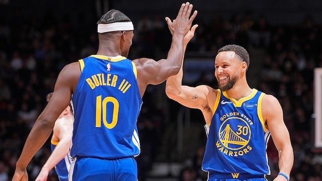 库里今天赛后采访说心里始终牵挂着吉米“这显然是个艰难的局面。首先，你心里牵挂着他