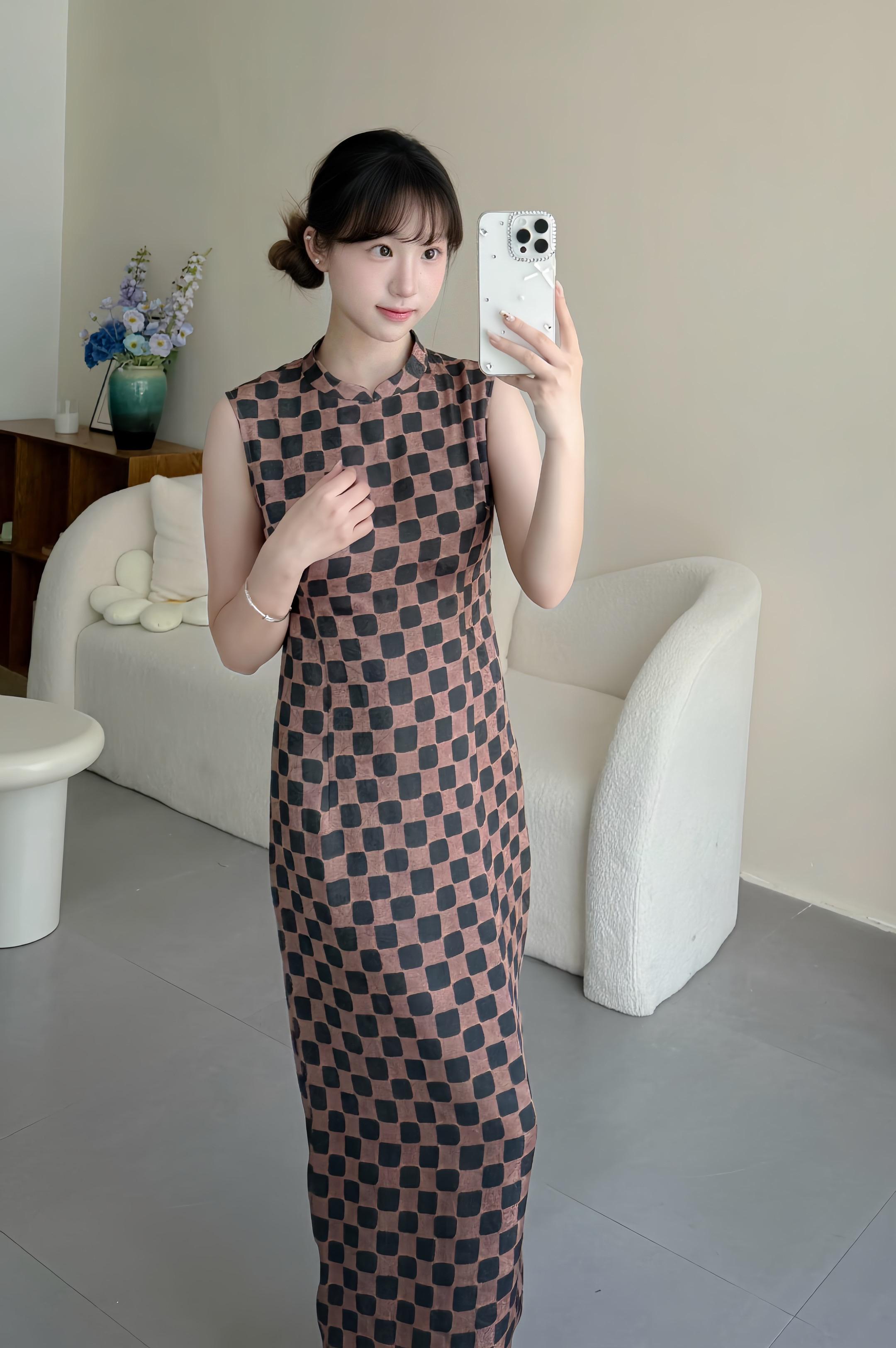 全天丝花罗的一款低领港工旗袍，复古好穿。