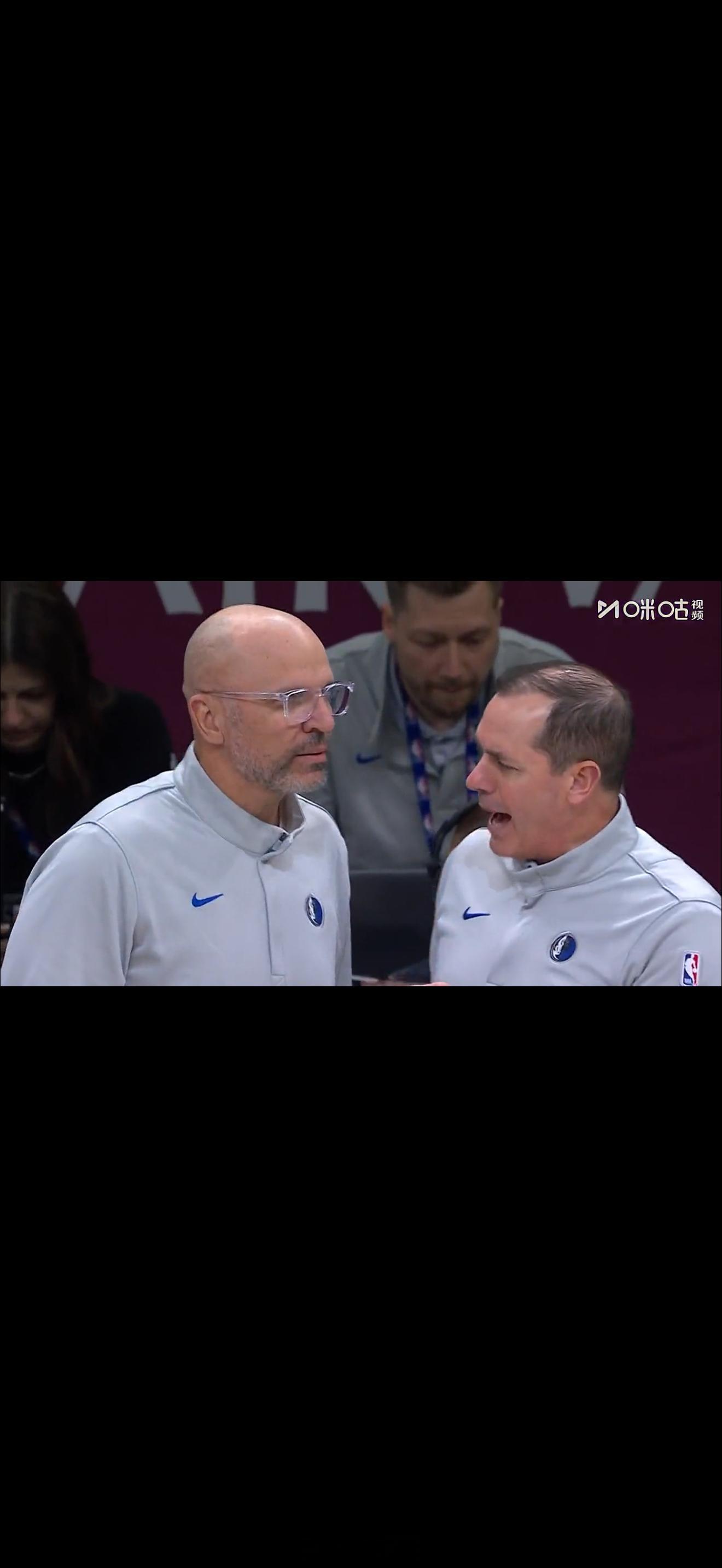 独行侠战胜篮网坦克大战连胜中，米德尔顿中途退场，PJ比赛结束前受伤，希望都没什么