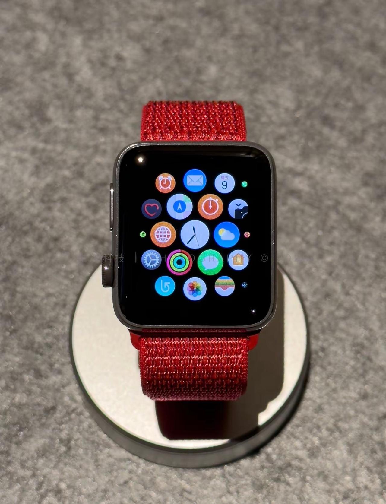 真的没有人喜欢蜂窝视图吗。还会有人怀念以前的 watch OS 蜂窝视图吗🥹A