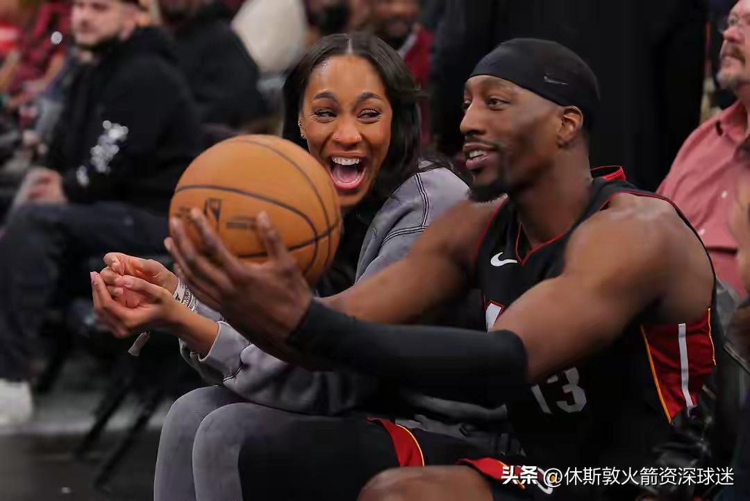 阿德巴约女朋友承认无论场上还是场下他都很强！！！