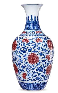 清雍正 青花缠枝莲釉里红灵芝石榴花纹观音尊
“大清雍正年制”款
H：39cm
备