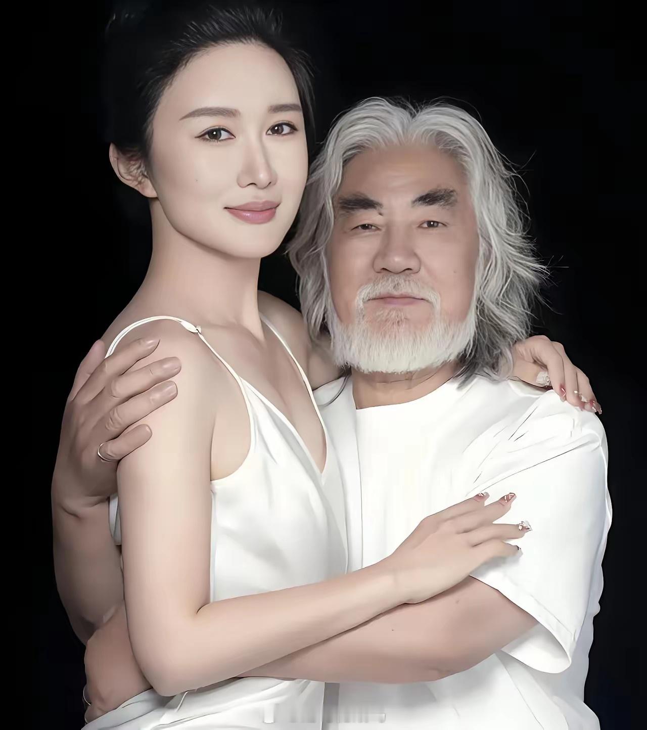 杜星霖44岁要生第五胎，张纪中75了。全网都在劝她别折腾了。我就问一句：你真以为