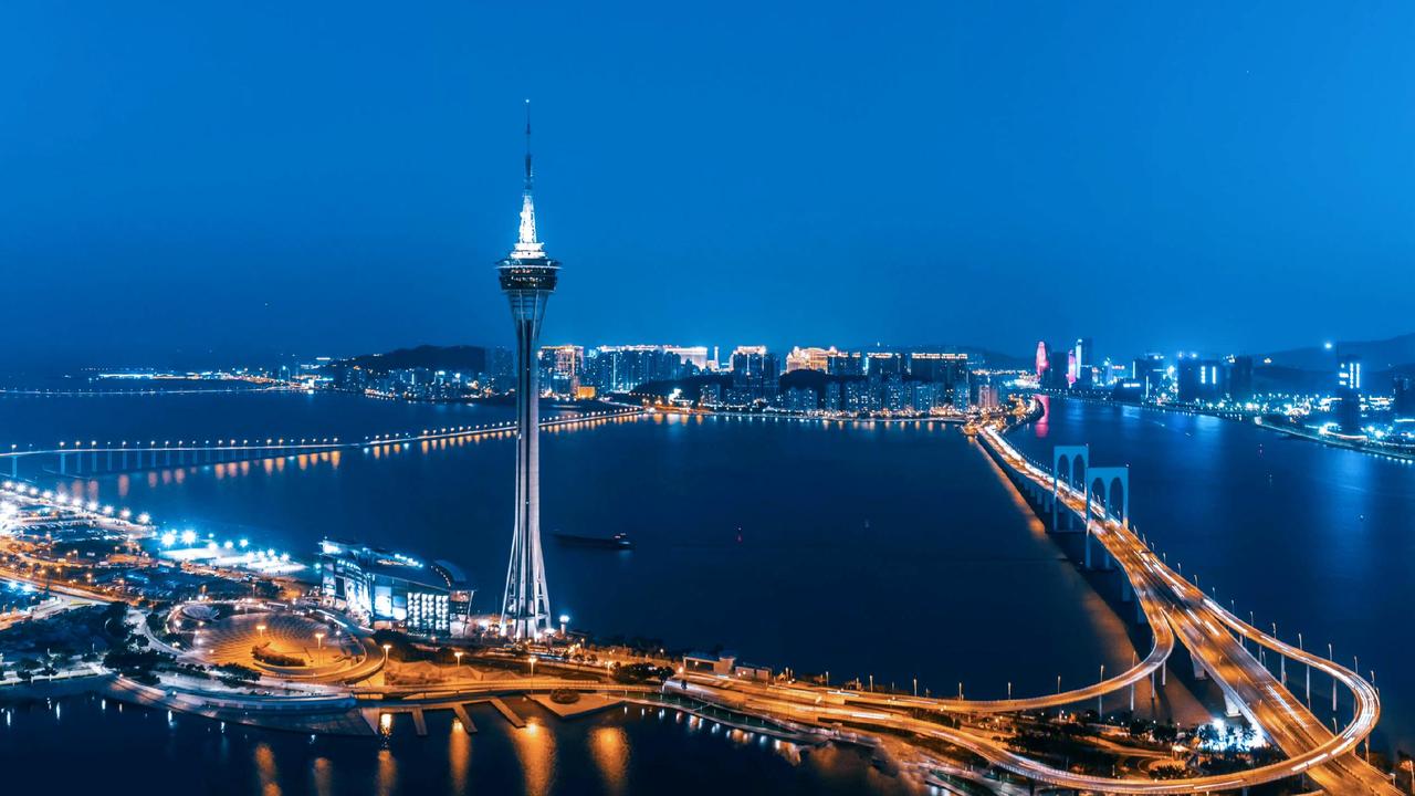 澳门之所以不闹腾，不闹独立，不闹分裂，不闹反共，甚至不闹亲台亲美，最重要的原因是