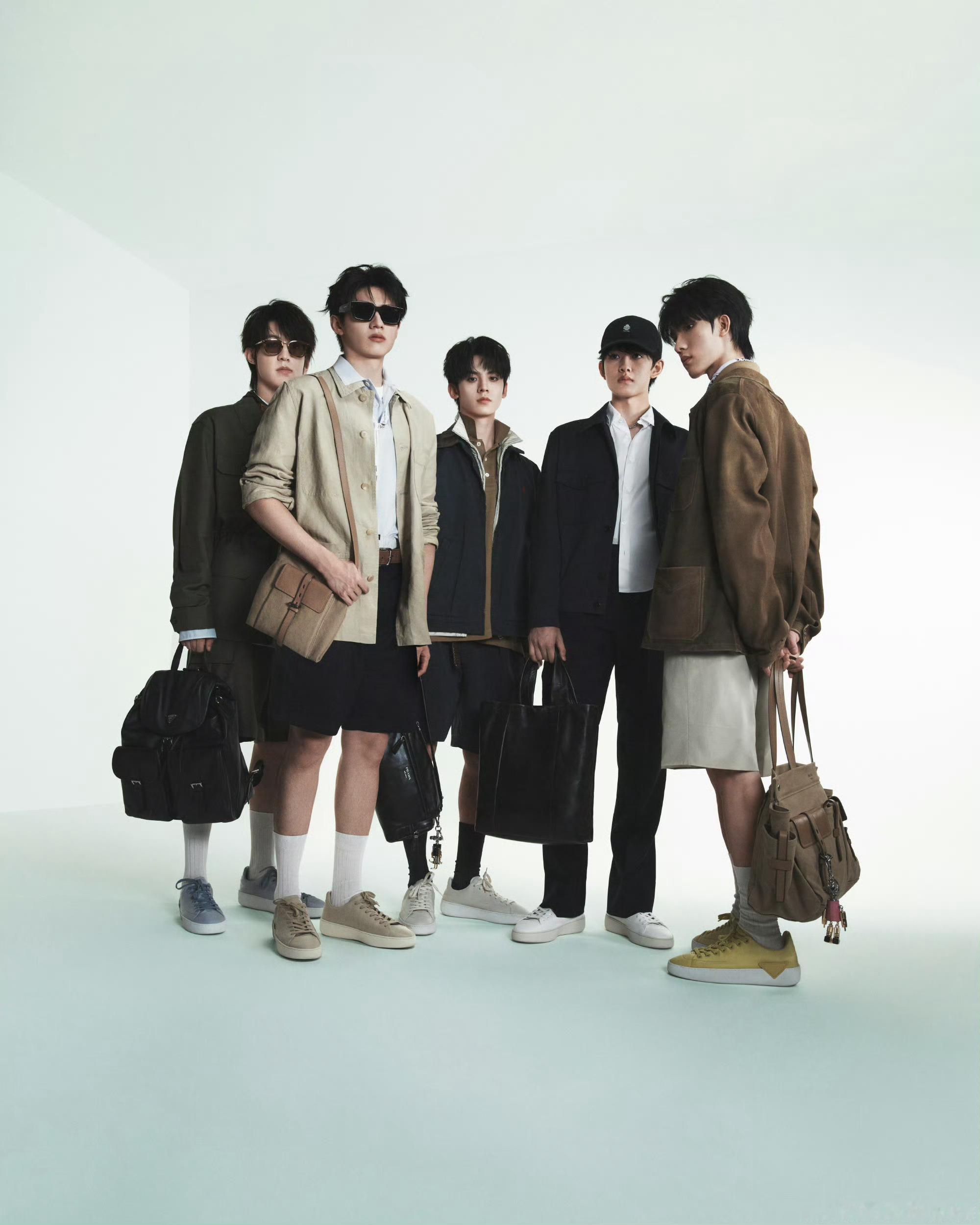 Prada：🫶🏻💙🫶🏻prada品牌大使左航