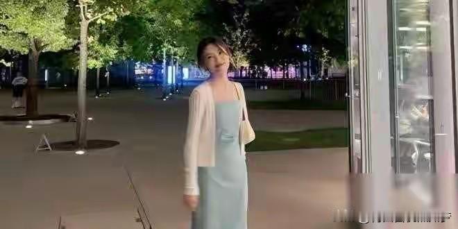 时下，有些男人结婚时大多数不选带有男娃的女人。
这话虽然说的不好听，但是也暴露出