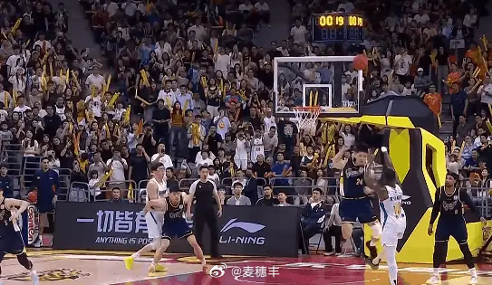 杰曼命中准绝杀，广东男篮在主场以93比96输给北京男篮。输球对于第二阶段常规赛的