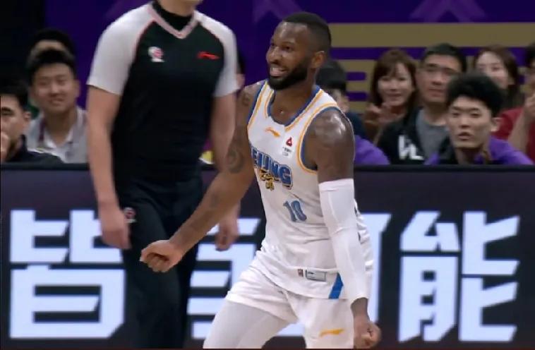 杰曼单节狂飙19分打懵北控！！！

坦白讲：北京德比焦点战，最近的杰曼状态爆棚，