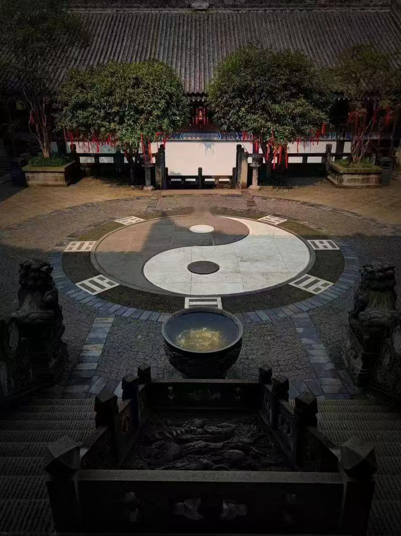 肖说道初心易学老肖漫谈 纠结别人的错，就是折磨自己的心；放下别人的错，才能解脱自
