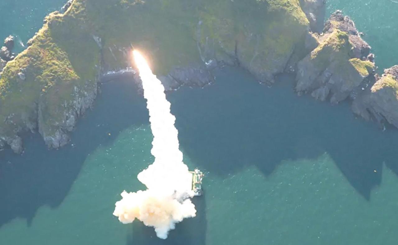韩国近期完成国产高超音速滑翔飞行器首次试射，总统李在明到场观摩，韩方对外宣称试验