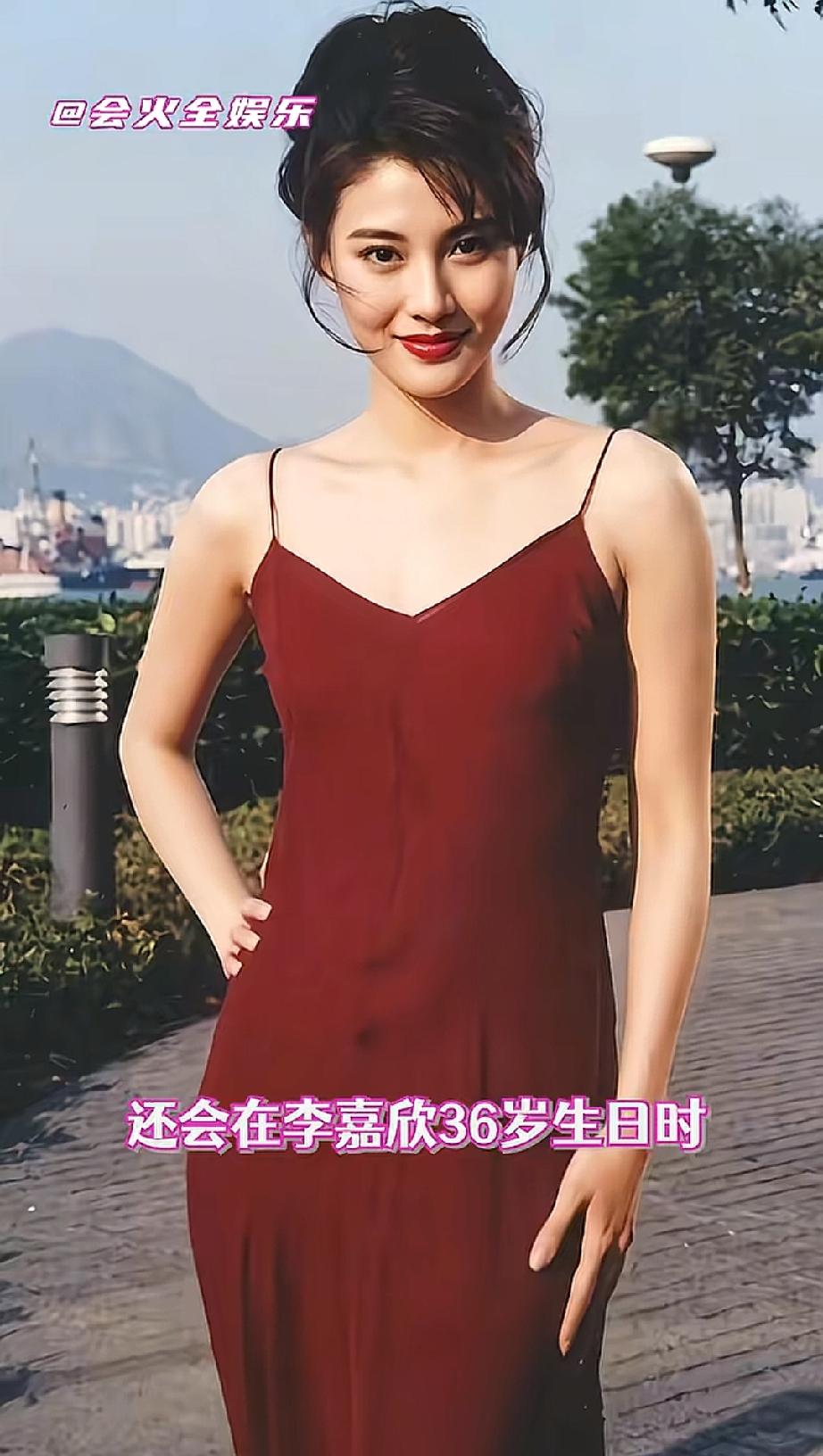 李嘉欣
视频截图[比心]