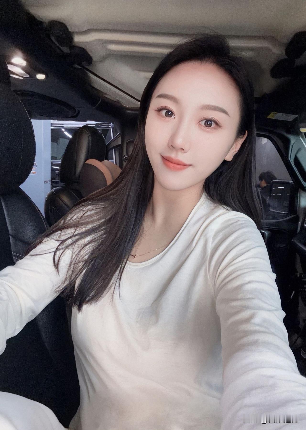 年岁渐长，才慢慢看清缘分的本真——世间所有的相遇与相伴，或许到头来，都只是一场短