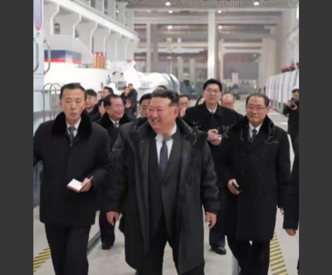 诗卓卓 失职必问责，朝鲜治吏向来雷厉风行！金正恩现场罢免内阁副总理金正恩解除一名