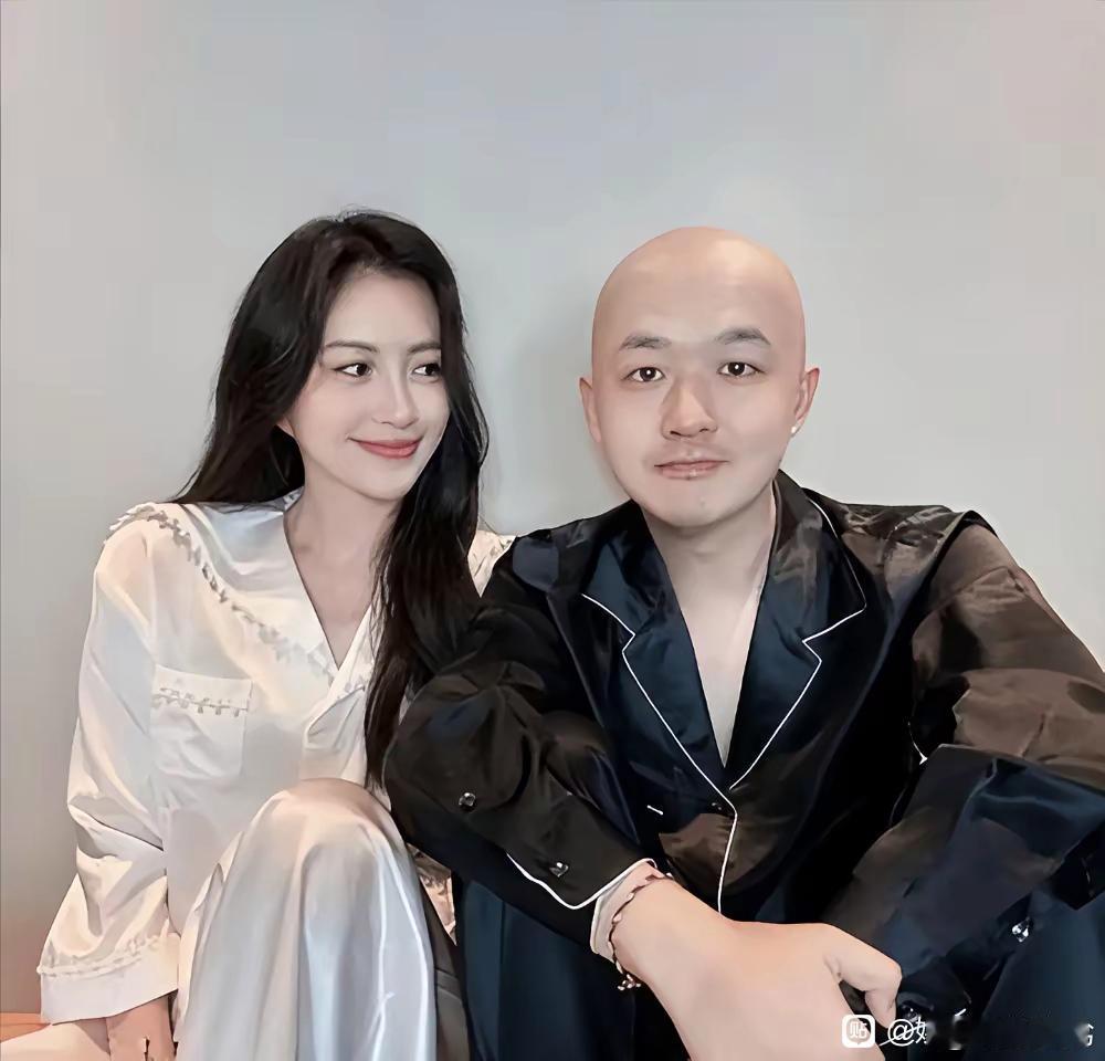 这两天都是包贝尔和包文婧的瓜两人的眼神早就暴露了婚姻的问题，不信，你看，仔细品，
