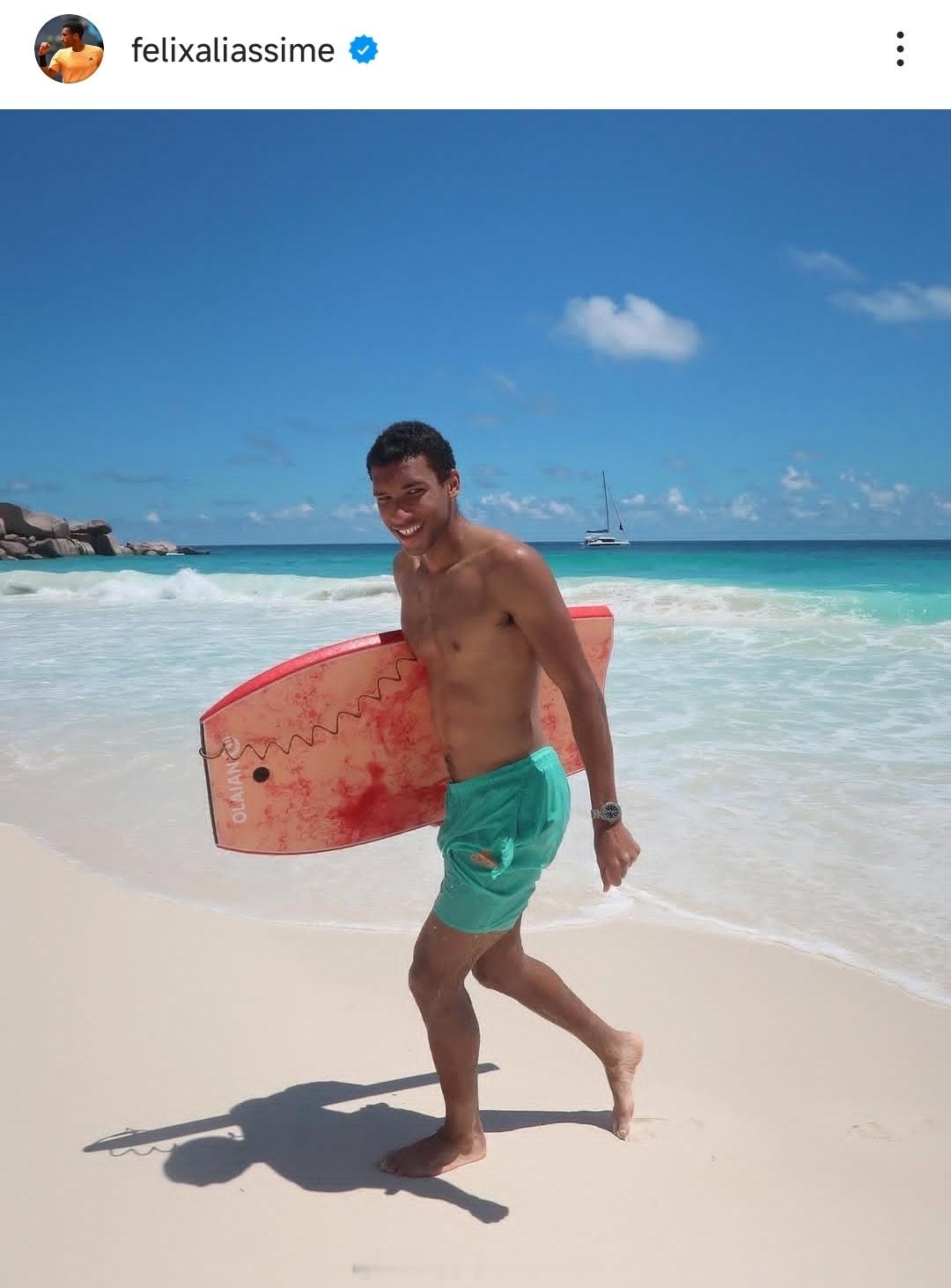 Life is good.阿利亚西姆享受假期时光🏖️ 
