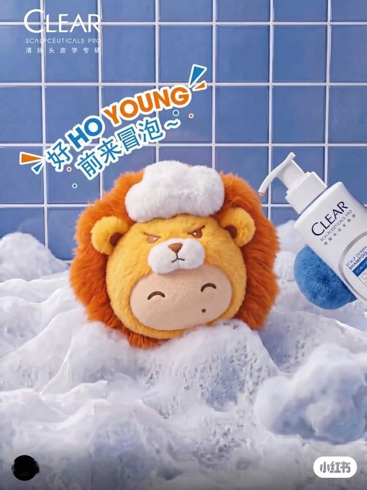 钦大扬给HOHO洗头拍照一条龙服务，还有单独的合照，我有点吃味