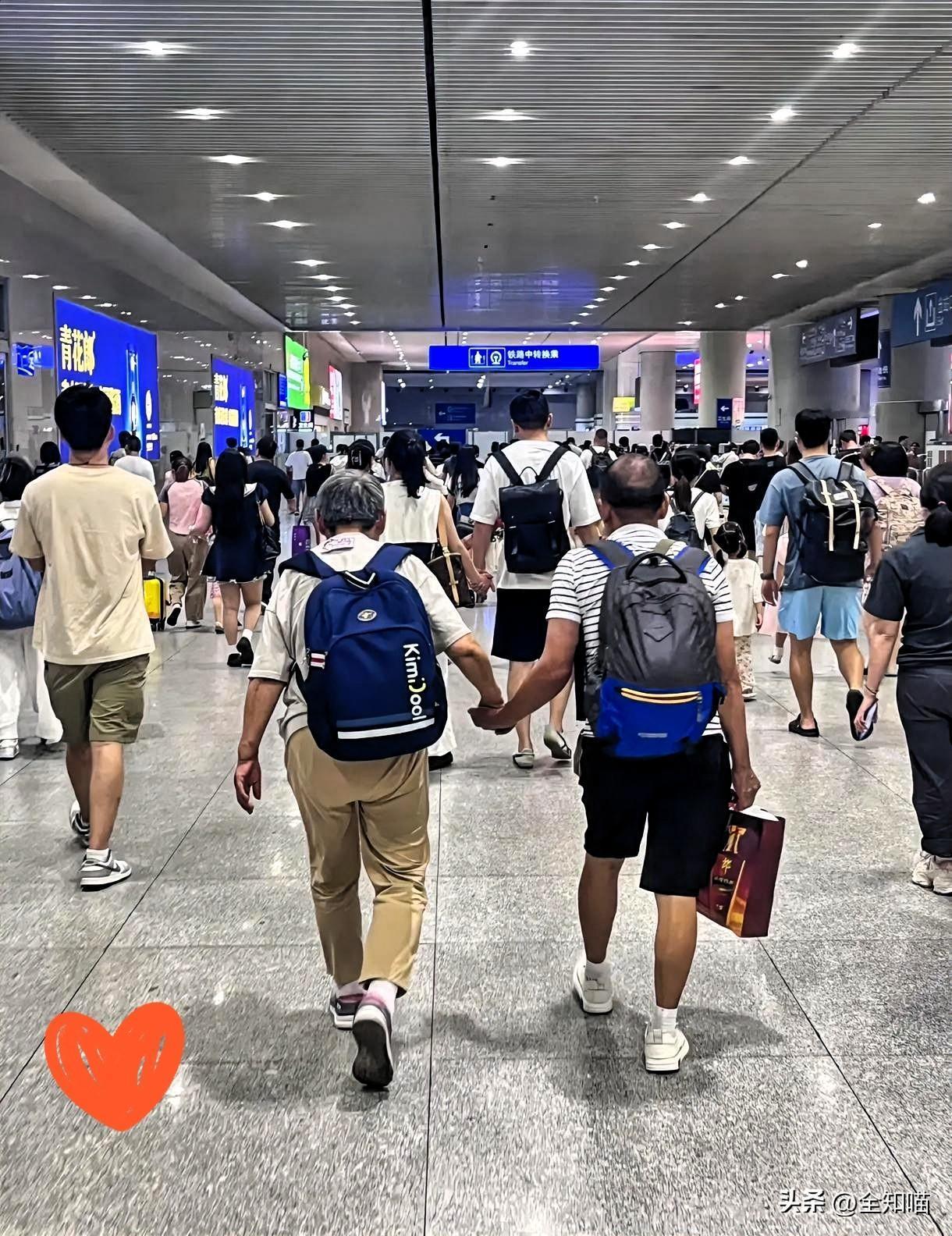 开始逃离本土了！[灵光一闪]

“台独分子”转移资产，多位岛内前政界人士及其家属