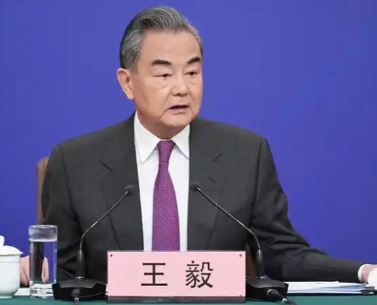 翻看日历，2027年确实是个特殊年份。五个历史坐标凑在同一年：党的二十一大要开了