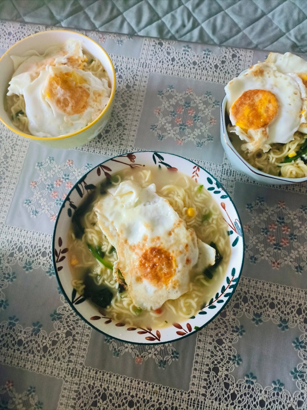今日份早饭，家里鸡蛋🥚有点多，处理处理，不过我家闺女鸡蛋吃不足，永远吃不够。 