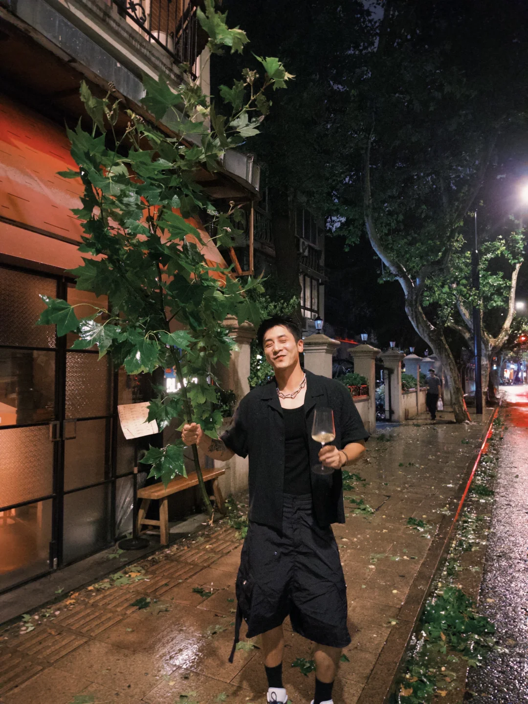 给你挡挡雨
