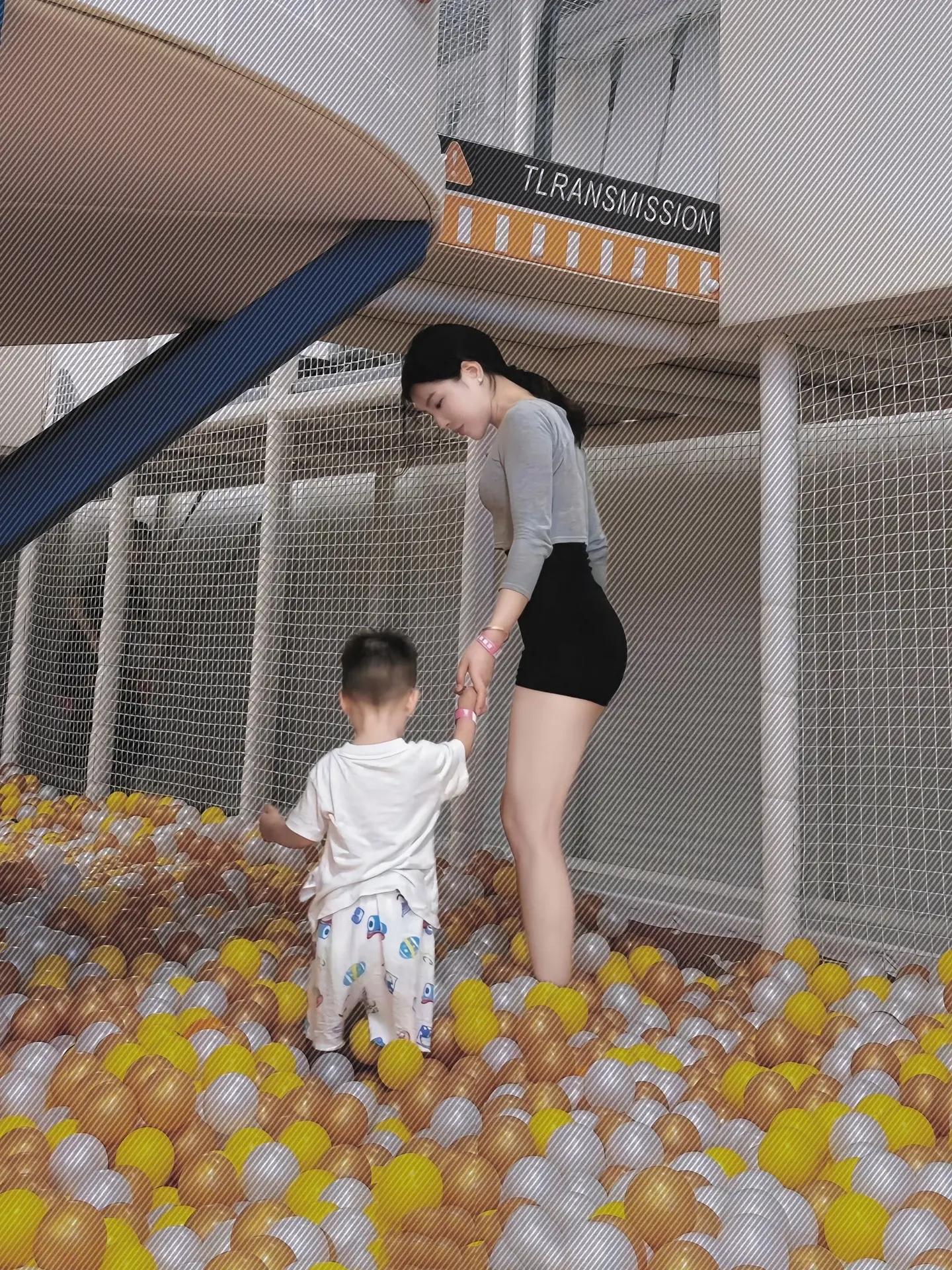 带娃少妇最迷人