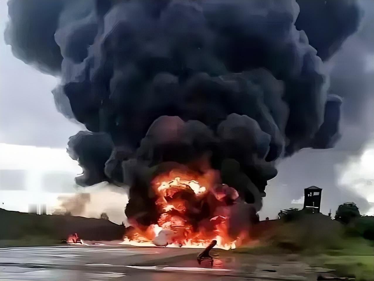 英国这波操作纯属搬起石头砸自己的脚，妥妥惹上大麻烦！明知道俄罗斯早划了红线，不许