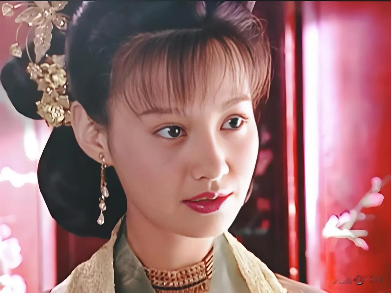 同样是“小时候的阴影”，杨雪的江玉燕、杨童舒的徐盈盈、李明启的容嬷嬷，谁更狠毒？