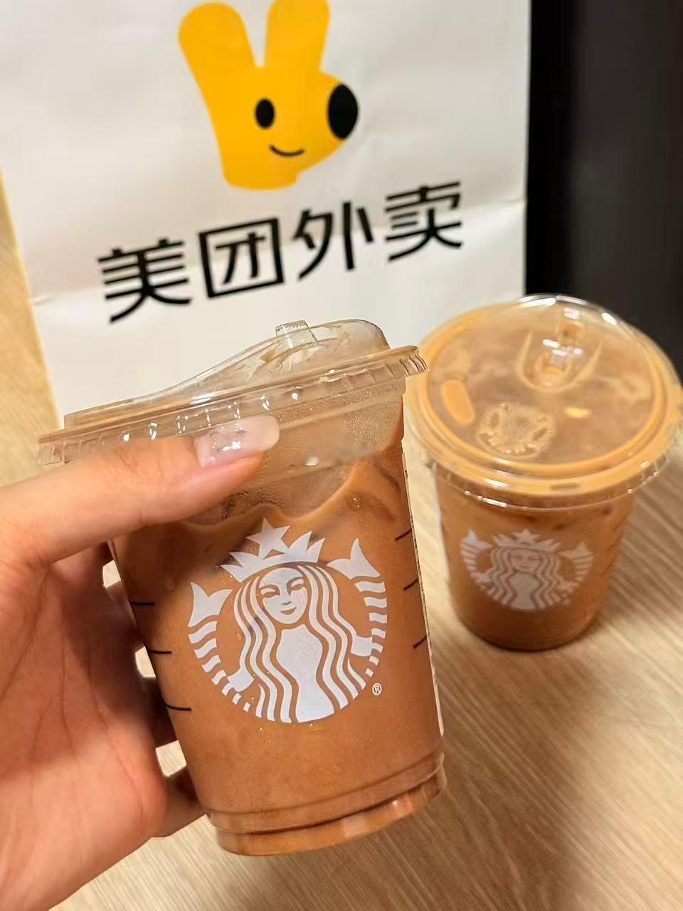 这个美团外卖限定款【布蕾红茶鸳鸯】真的要试试！谁敢想，浓缩咖啡+红茶+蛋奶布丁结