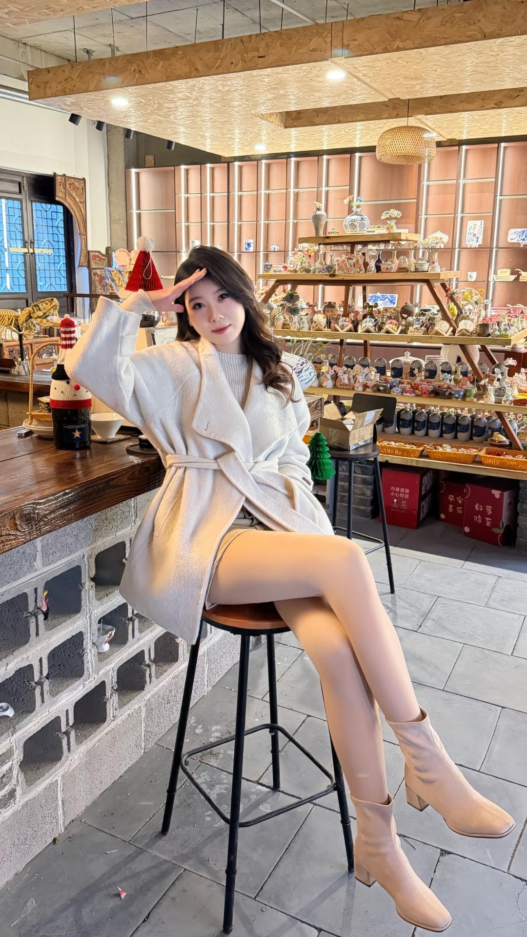 你若盛开，蝴蝶自来！分享一张最近随手拍的照片看看气质女神的穿着搭配吧 女生怎么穿