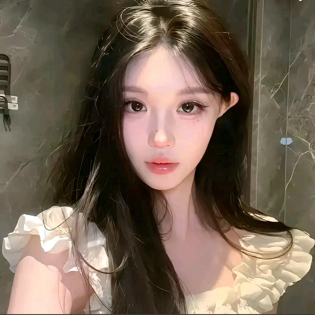 柔美的气质，自然妆容，轻松一刻