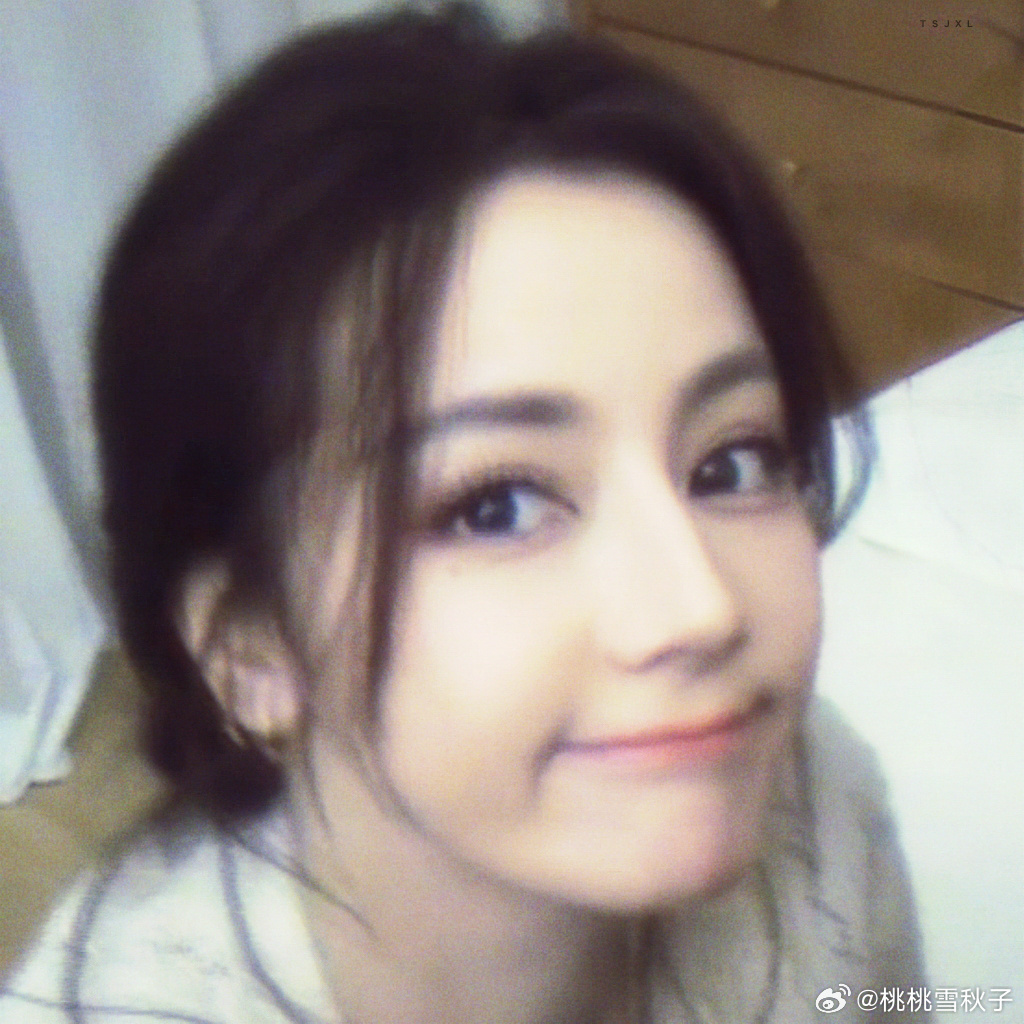 迪丽热巴陈飞宇共创点赞量女友视角下的迪丽热巴香香软软好想rua 