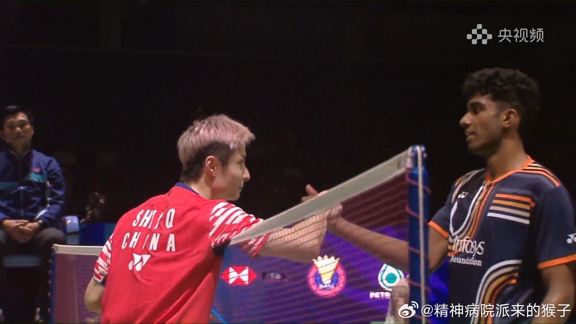 石宇奇2比1阿尤什（18，-18，12）晋级2026年马来西亚羽毛球公开赛男单八